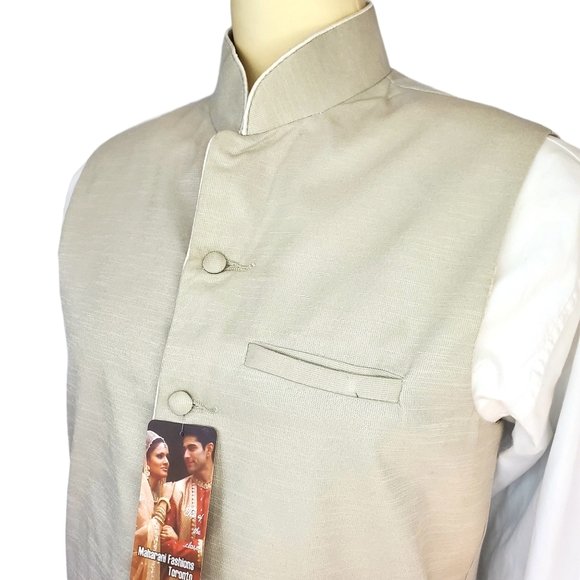 NWT Maharani Fashions Nehru Men's Size 42 - Picture 1 of 6